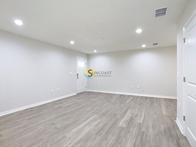 Building Photo - 3821 SW 43rd Ct