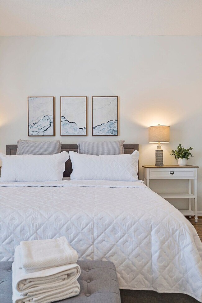 Building Photo - 11 Wheeler Ln