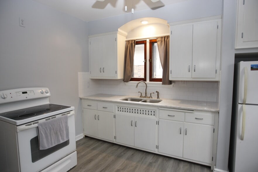 Kitchen - 2358 N 114th St
