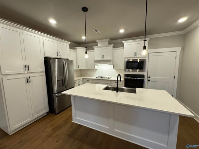 Building Photo - 136 Iberville St