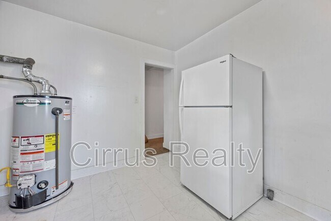 Building Photo - 1224 32nd St