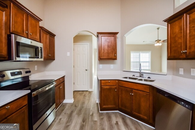 Building Photo - 100 Riverhill Ct
