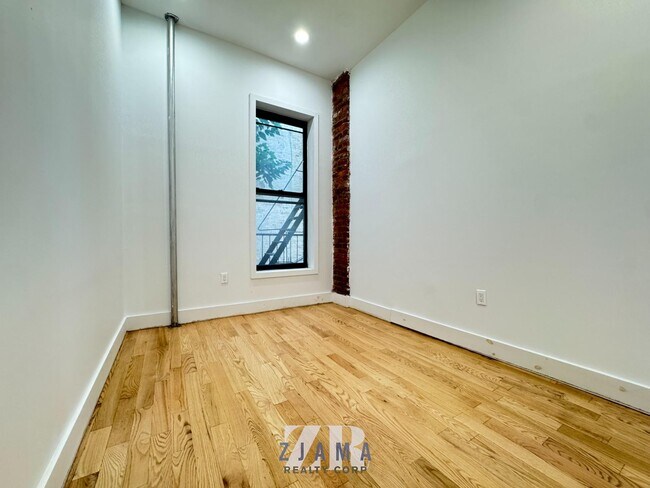Building Photo - 1047 Bedford Ave