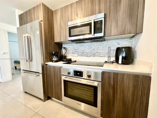 Building Photo - 488 NE 18th St