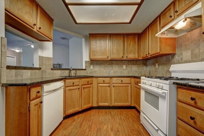 Building Photo - 9204 Sedgemoor Trail