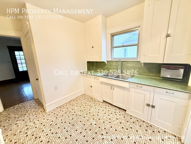 Building Photo - 1208 19th St NW