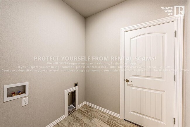 Building Photo - 505 W Laurel Ave