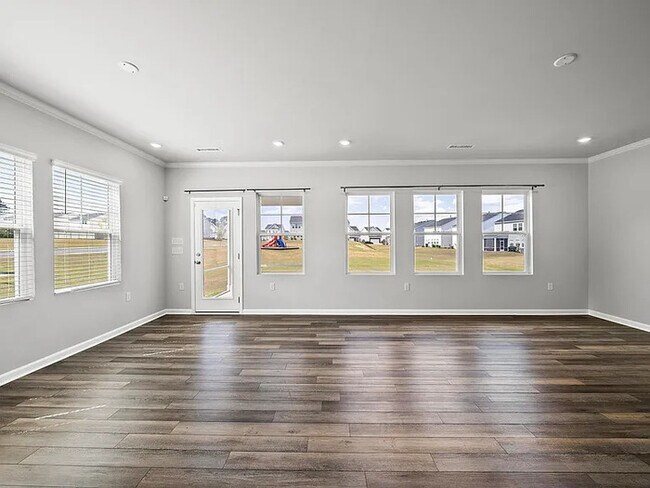 Building Photo - Lease OR Lease to Own