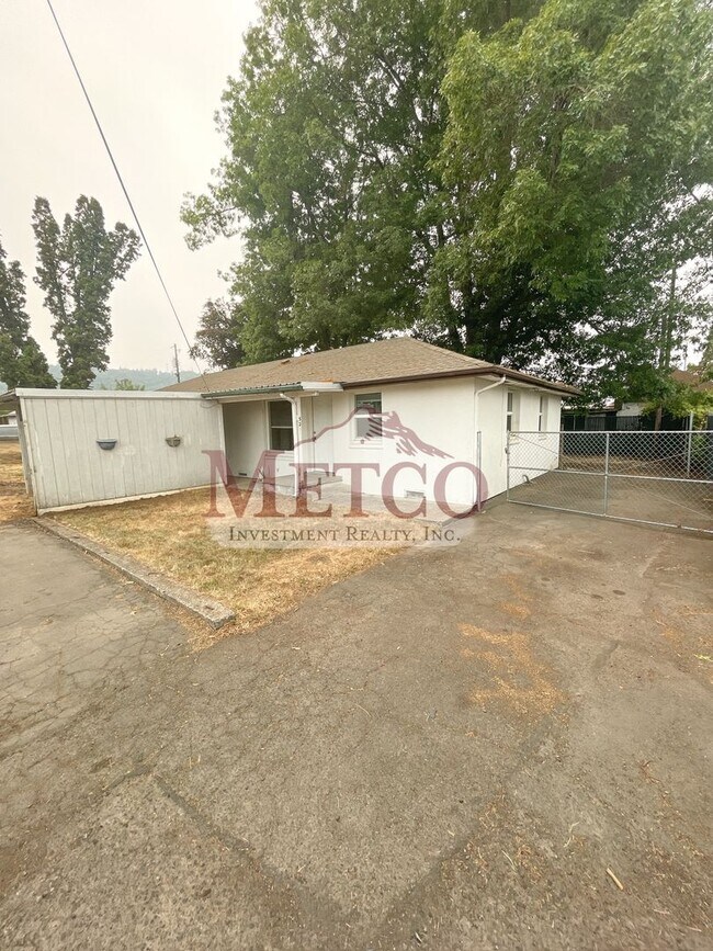 Building Photo - 52/54 S 17th Pl.