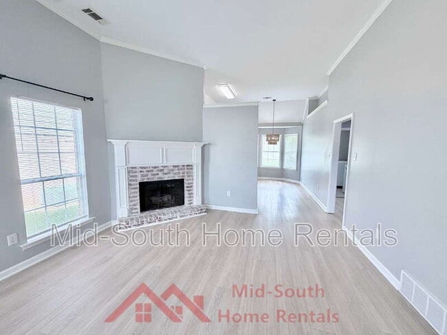 Building Photo - 434 N Ericson Rd
