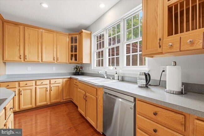 Building Photo - 9255 Bowers Brook Pl