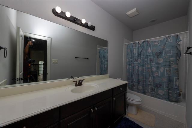 Building Photo - 5579 Lightfoot Ln