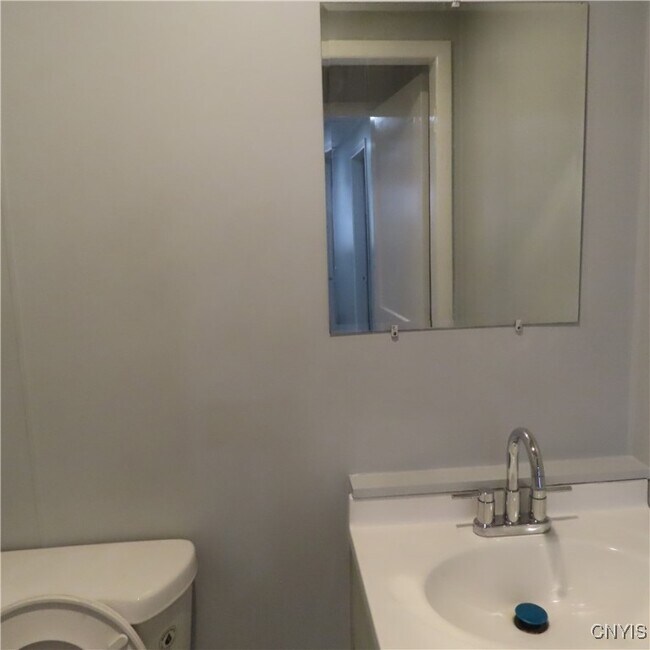 Building Photo - 4449 E Genesee St