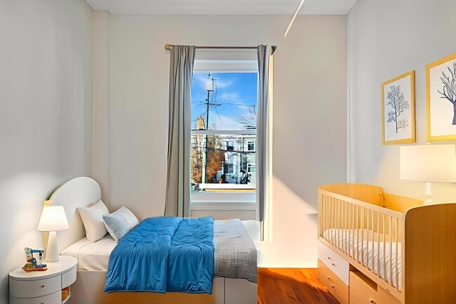 Building Photo - 3428 Dix St NE