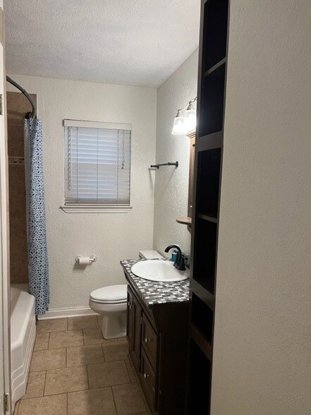 Building Photo - 3208 Brown Trail