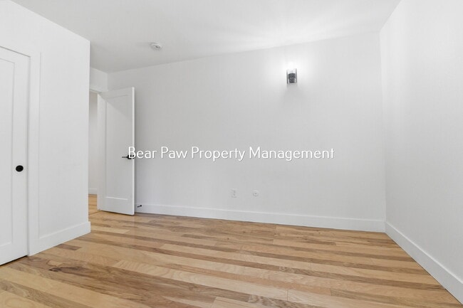 Building Photo - "Charming North  Evergreen Townhouse" "