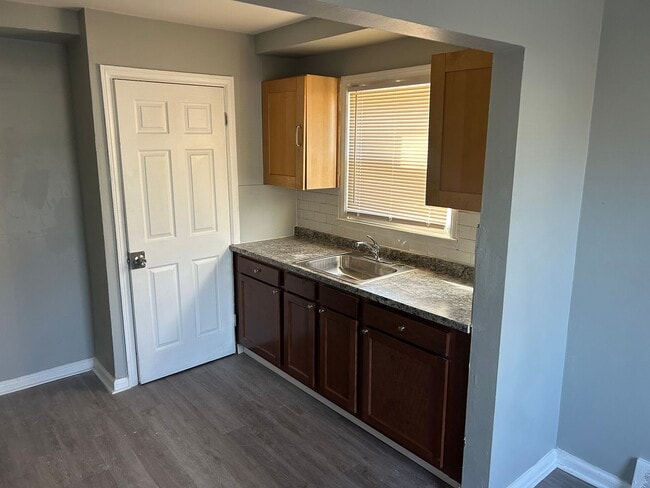 Building Photo - 2669 Electric- 3 BEDS & 2 BATH FOR RENT!