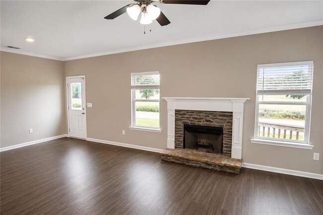 Building Photo - 100 Squarewood Ln NW