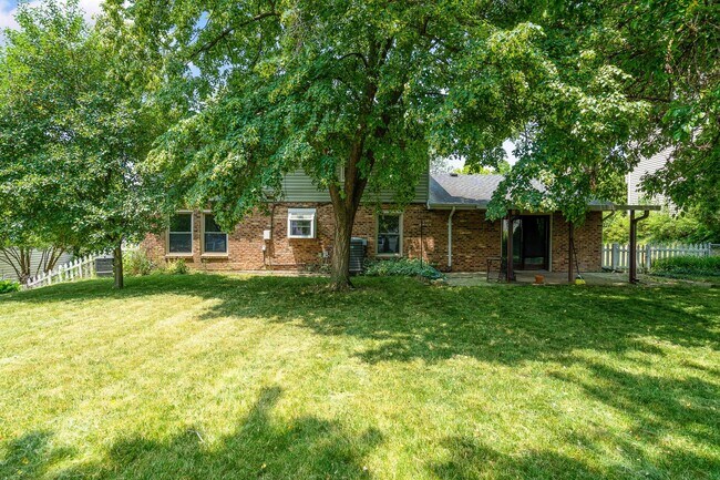 Building Photo - 5420 Split Rock Dr