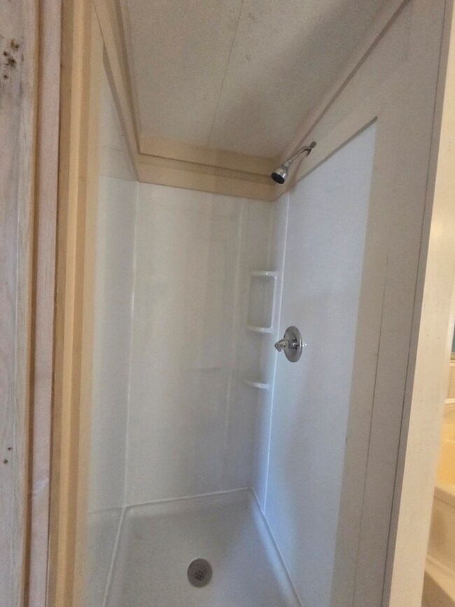 Building Photo - 106 Clark St