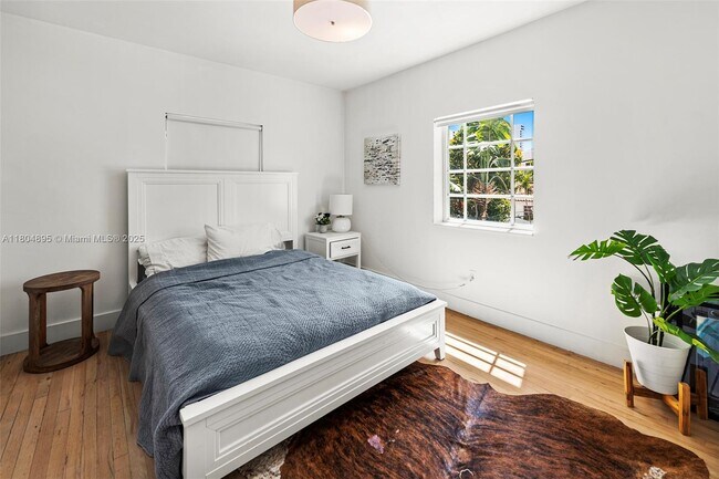 Building Photo - 241 28th St