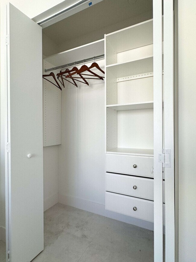 Building Photo - 239 SW 9th St