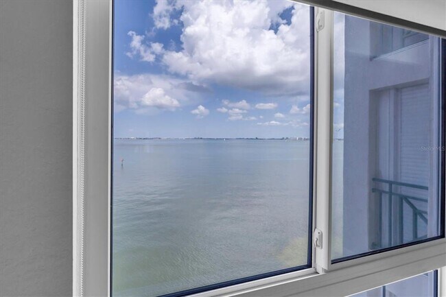 Building Photo - 4830 Osprey Dr S