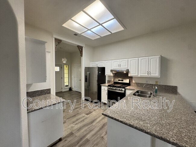 Building Photo - 2184 Emerald River Cir