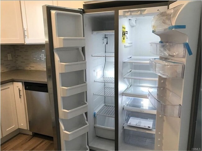 Building Photo - 85(221)