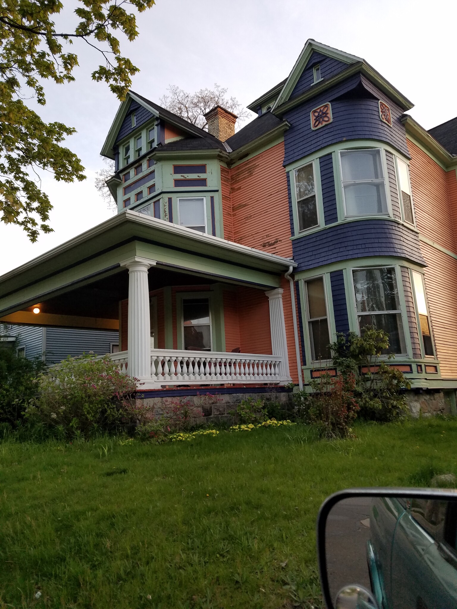 Building Photo - 113 Packard Ave SE