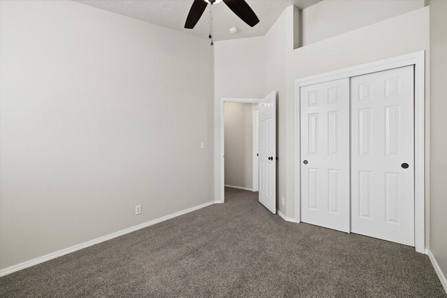 Building Photo - Beautifully Updated 4-Bedroom Home with 3-...