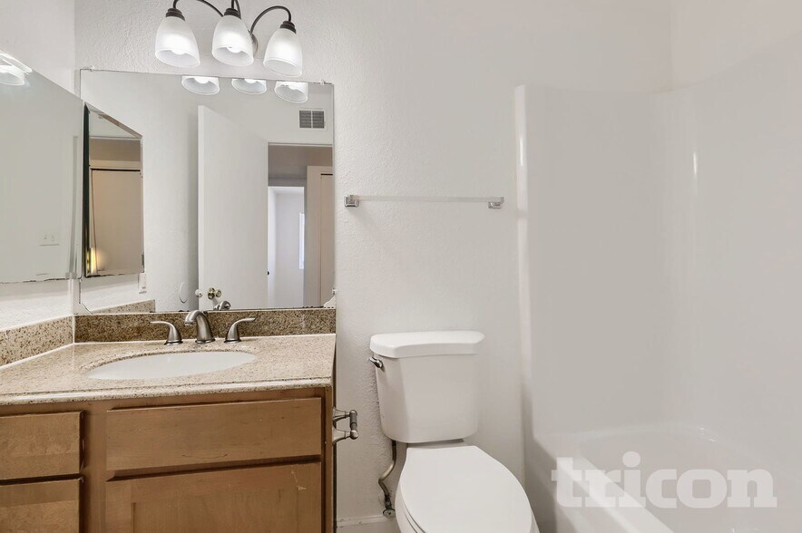 Building Photo - 17834 N 9th Ave