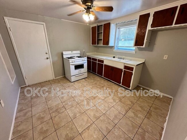 Building Photo - 804 E Steed Dr