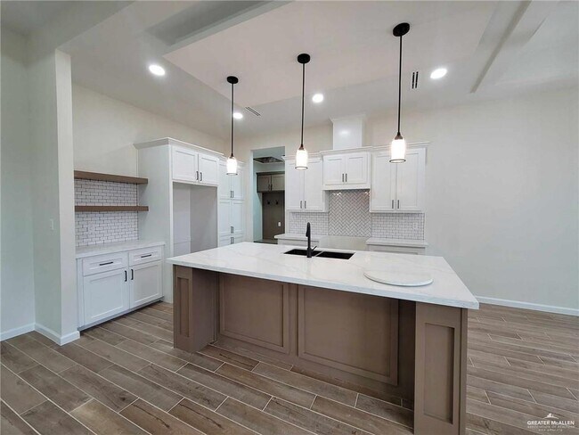 Building Photo - 30 St Vincent Dr