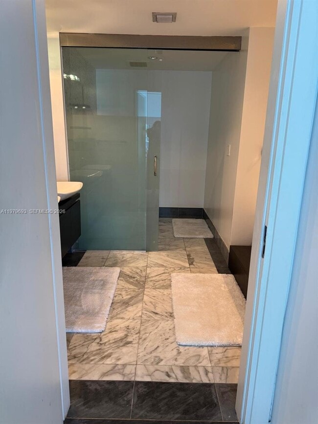 Building Photo - 200 Biscayne Blvd Way