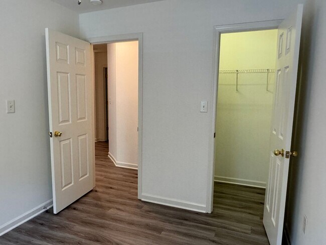 Building Photo - Three Bedroom Townhouse in Sherrills Ford with Bonus Room