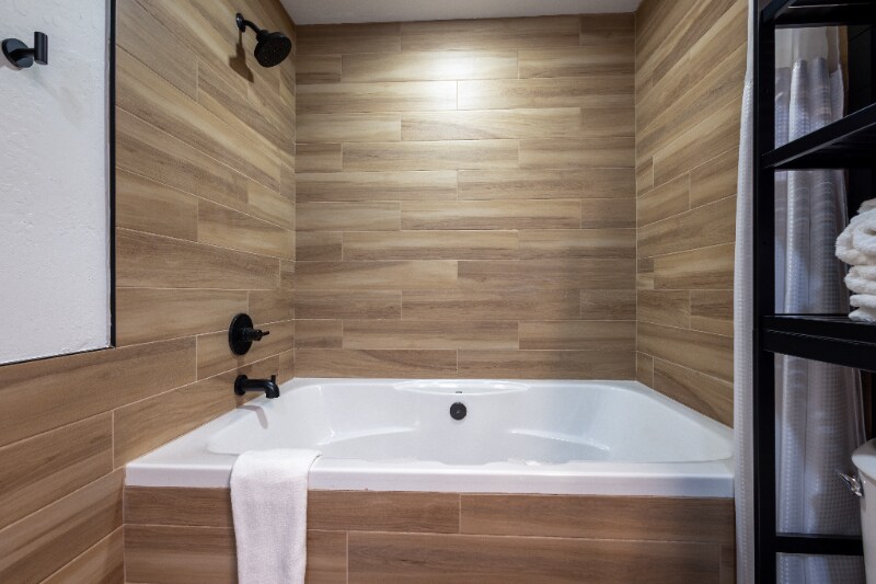 Building Photo - 1078 E White Mountain Blvd