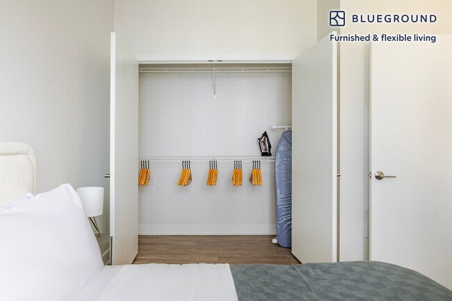 Building Photo - 449 Canal St