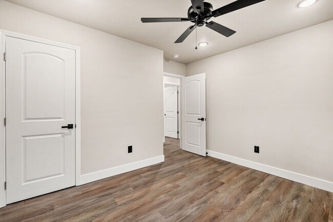 Building Photo - 3935 Wrights Ferry Rd