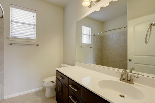 Building Photo - $1,000 off first month’s rent with a 2-year lease!