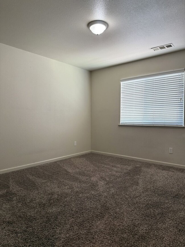 Building Photo - Beautiful Two-Story Home in Desirable Bellevue Ranch!