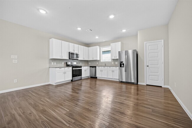 Building Photo - 13758 Goldeye Dr