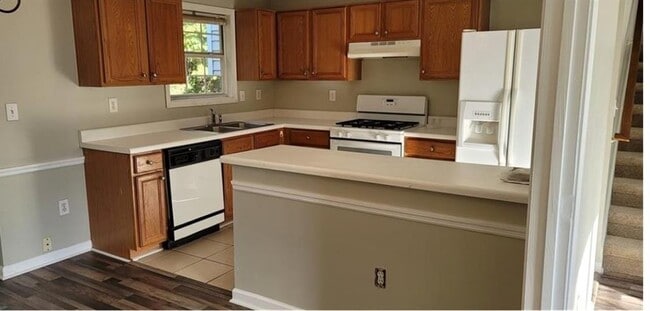 Building Photo - 3769 Laurel Green Way