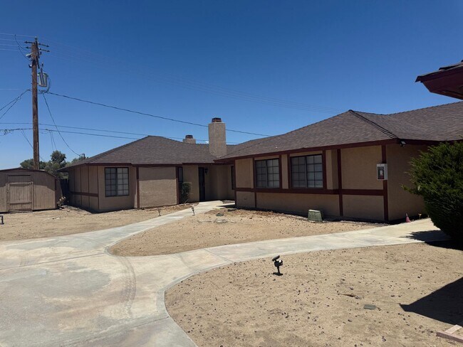 Building Photo - 20318 Thunderbird Rd