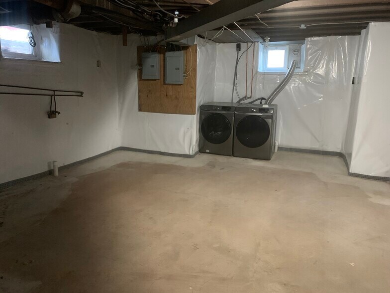 Basement 2 - 1109 W James St