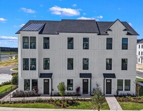 Building Photo - 15147 Groveside Rd