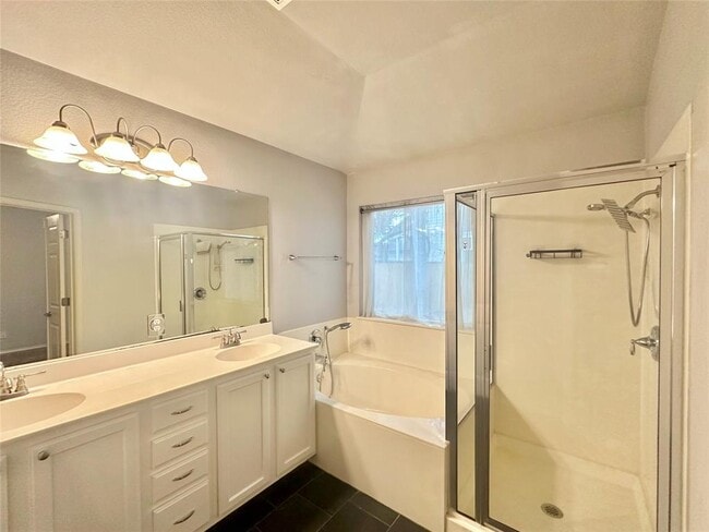 Building Photo - 14604 Ballycastle Trail