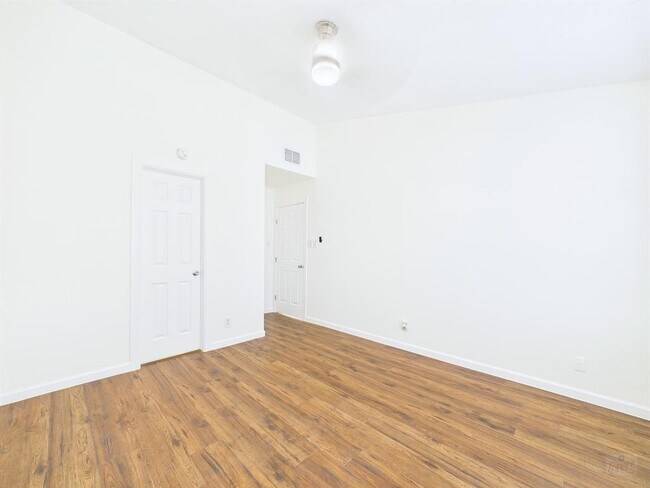 Building Photo - 2216 San Gabriel St