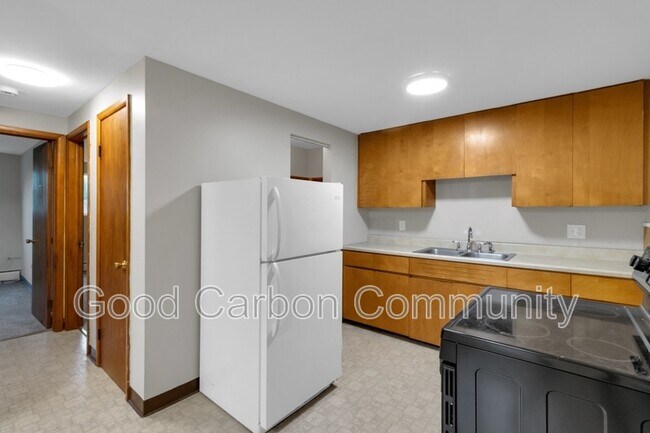 Building Photo - Creekside Court Apartments