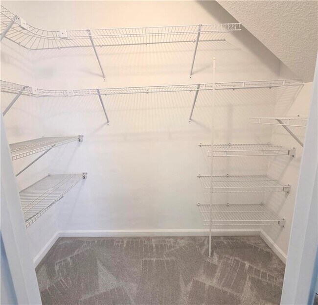 Building Photo - 3060 Glen Wallace Dr